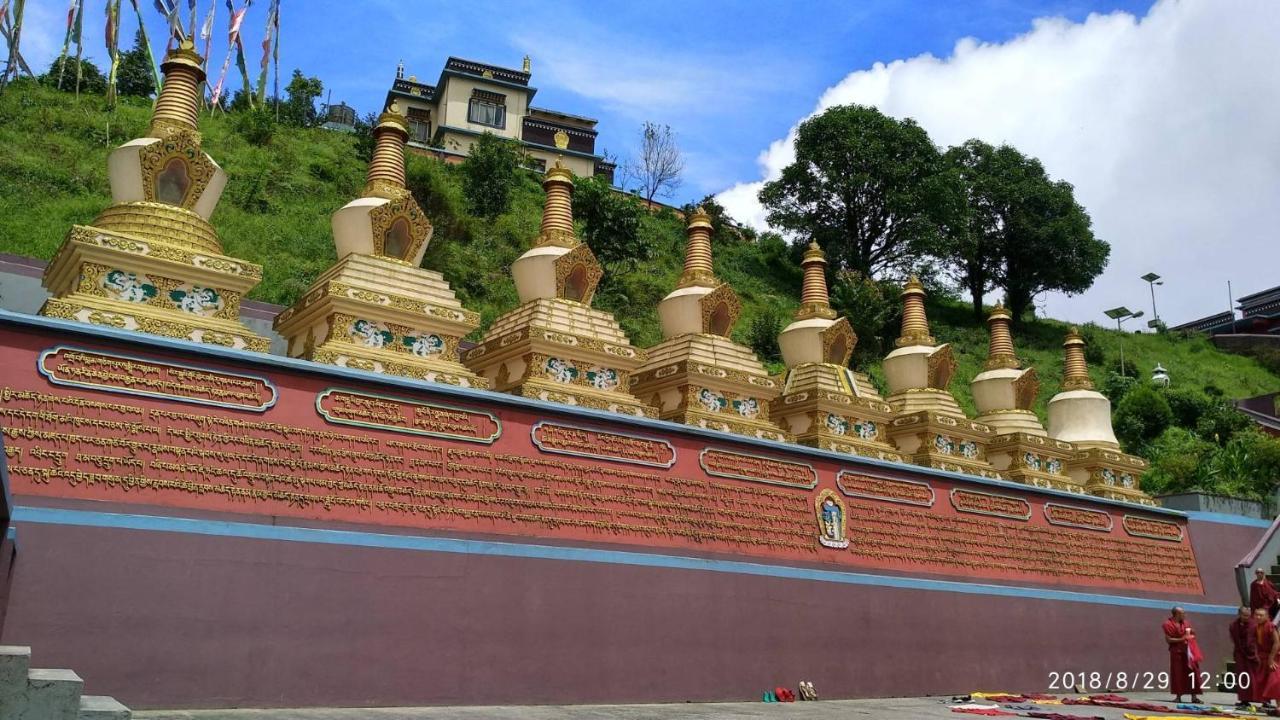 Tibet Homestay Rishop Exterior photo