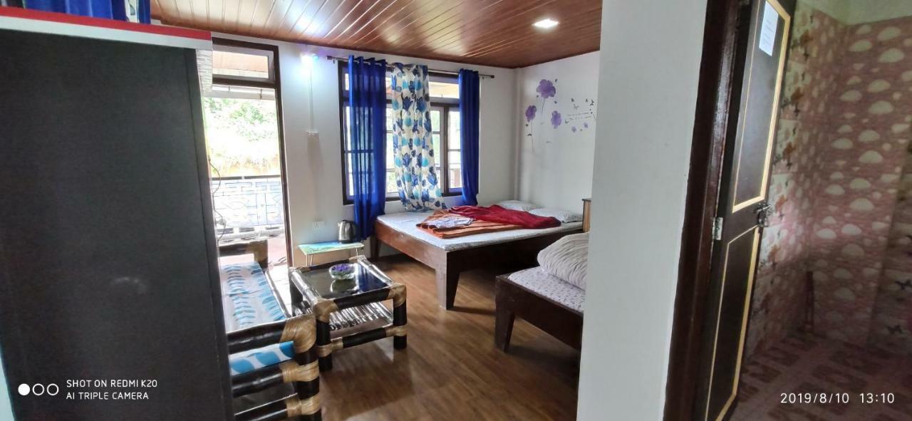 Tibet Homestay Rishop Exterior photo